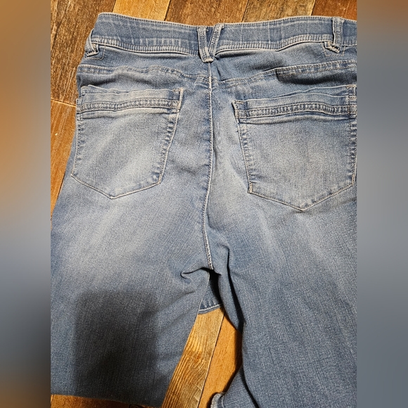 Democracy - Picture 6 of 6